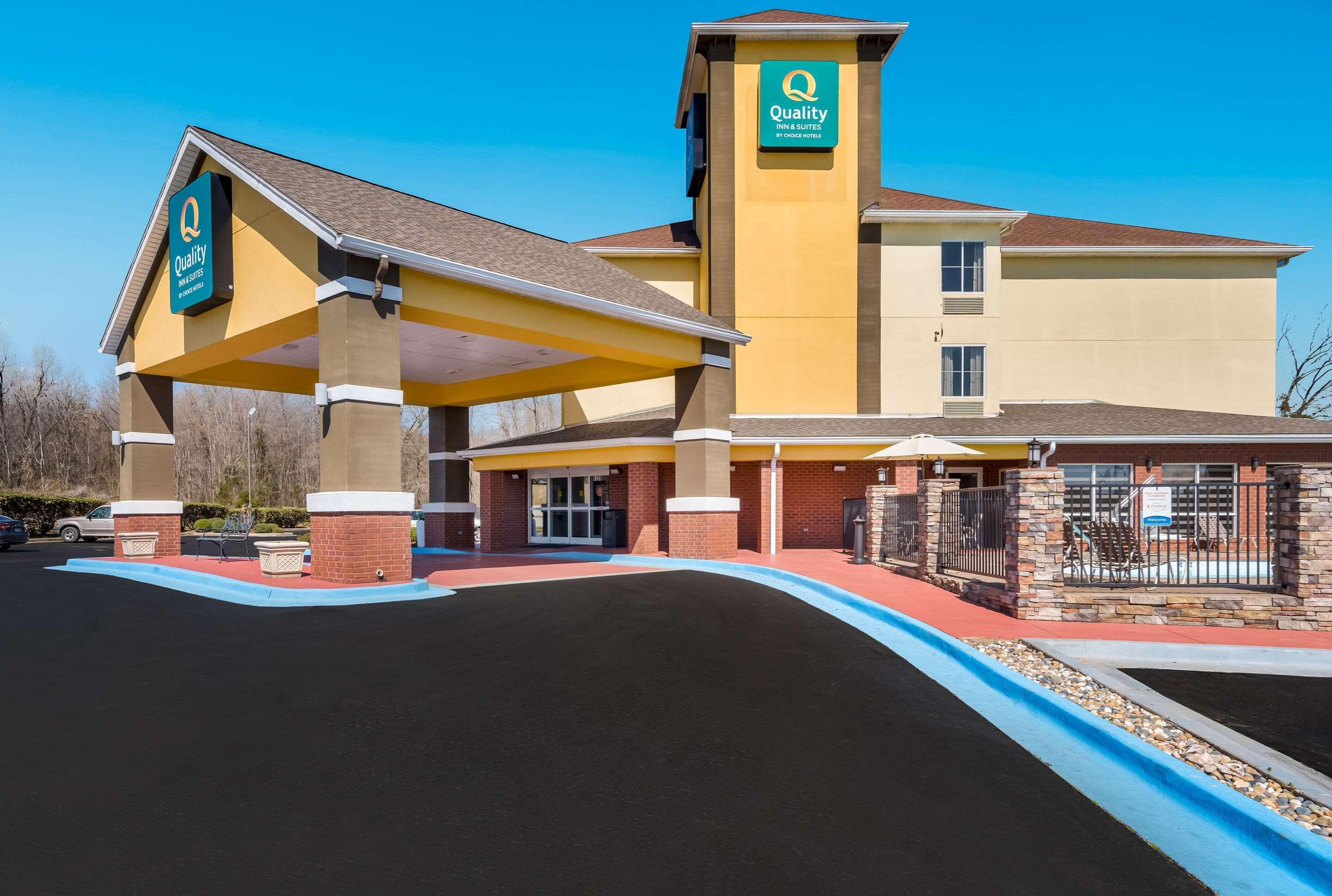 Quality Inn & Suites Huntsville Research Park Area Экстерьер фото