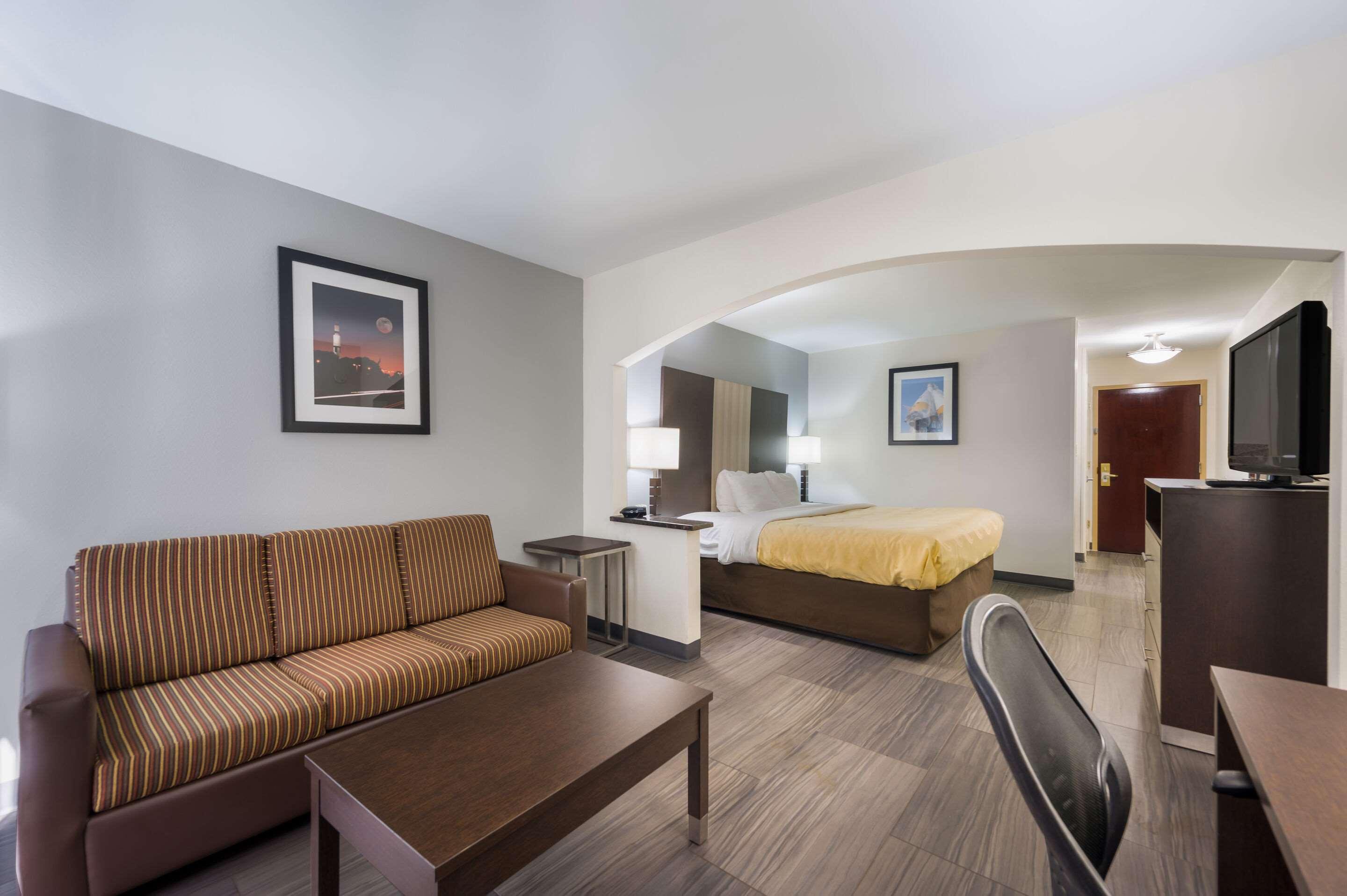 Quality Inn & Suites Huntsville Research Park Area Экстерьер фото