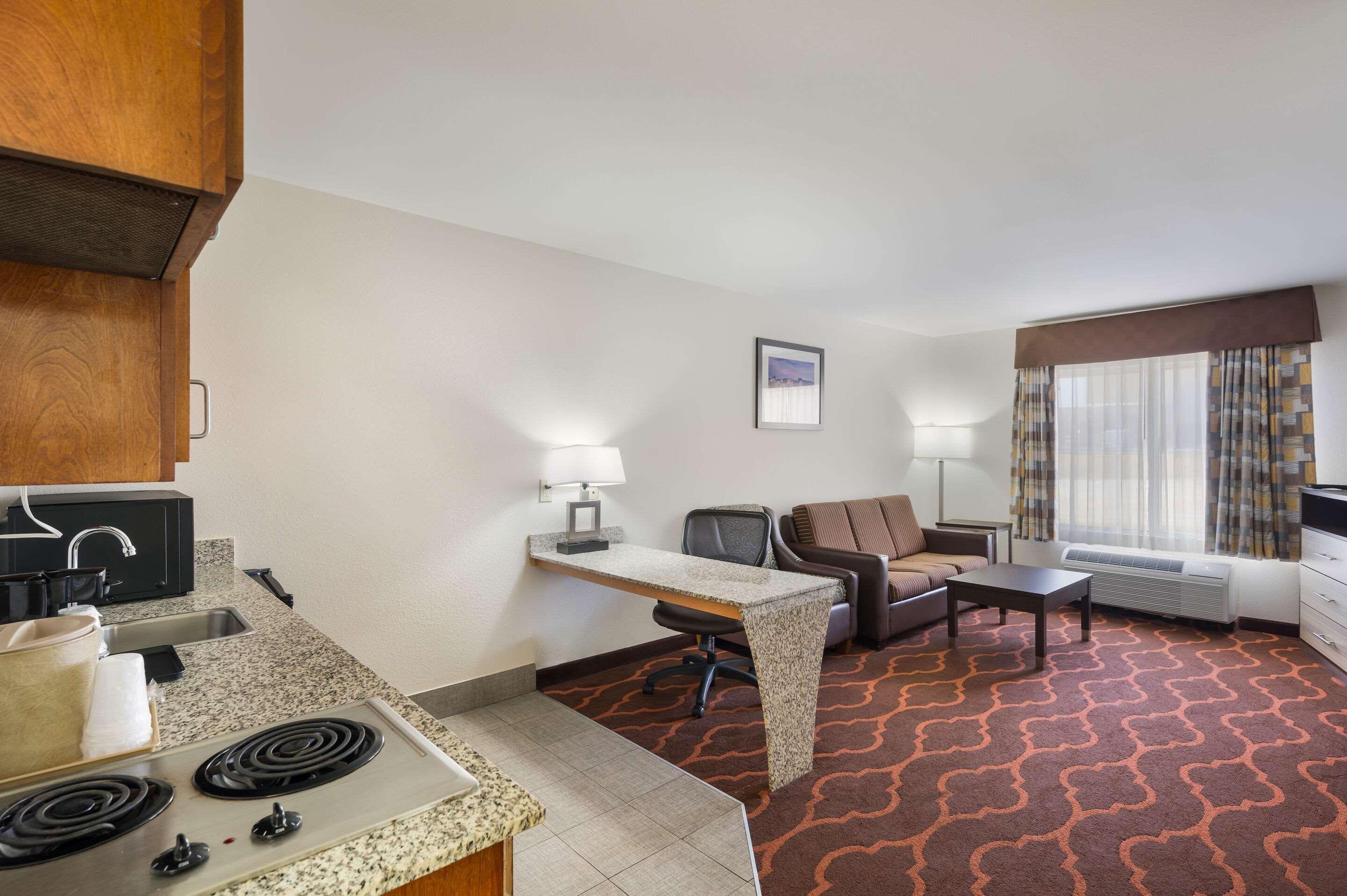 Quality Inn & Suites Huntsville Research Park Area Экстерьер фото