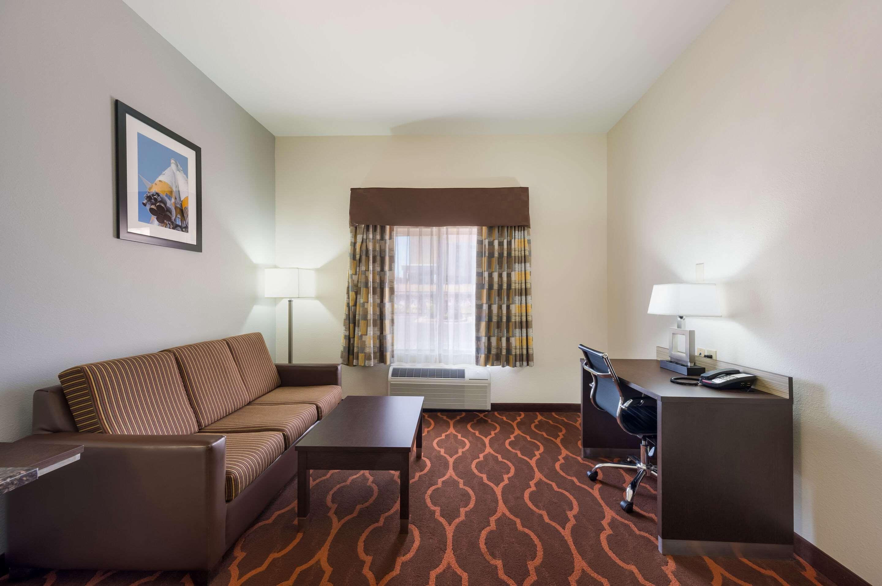 Quality Inn & Suites Huntsville Research Park Area Экстерьер фото