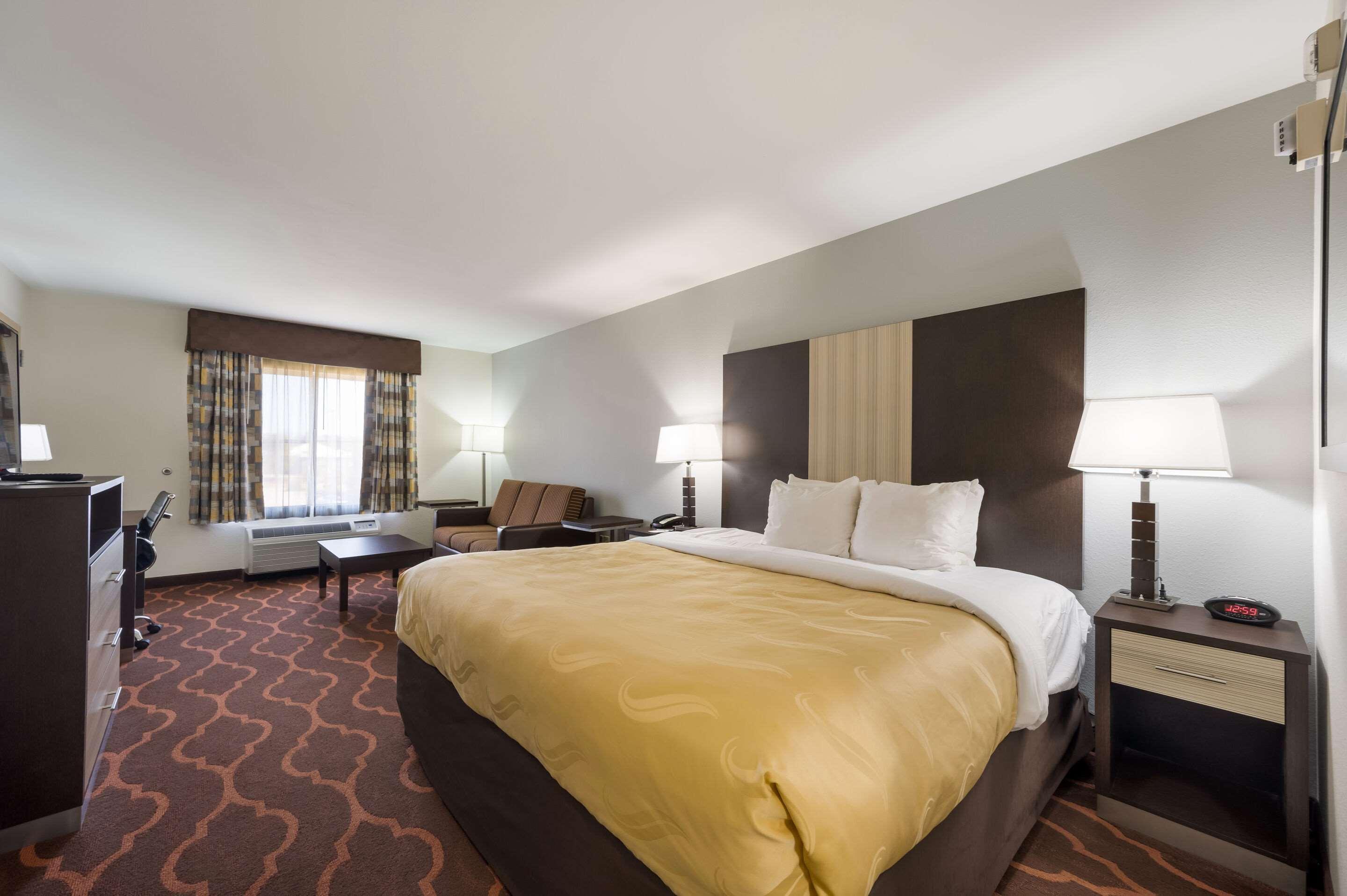 Quality Inn & Suites Huntsville Research Park Area Экстерьер фото