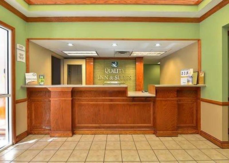 Quality Inn & Suites Huntsville Research Park Area Экстерьер фото